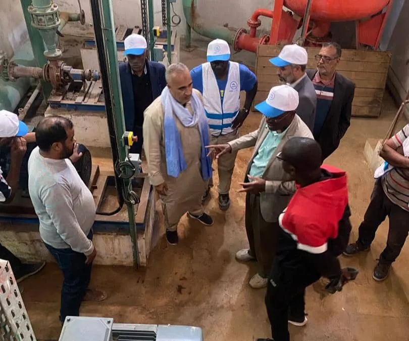 جانب من زيارة مدير الشركة لمحطة الإنتاج رفقة طاقمه/ الأخبار