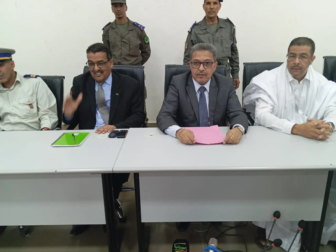 جانب من الاجتماع الذي عقدته السلطات الإدارية مع الفاعلين مساء اليوم/