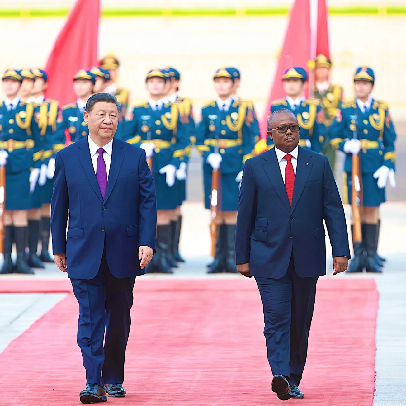 الرئيس الصيني شي جين بينغ ونظيره البيساو غيني عمارو سيسوكو إمبالو