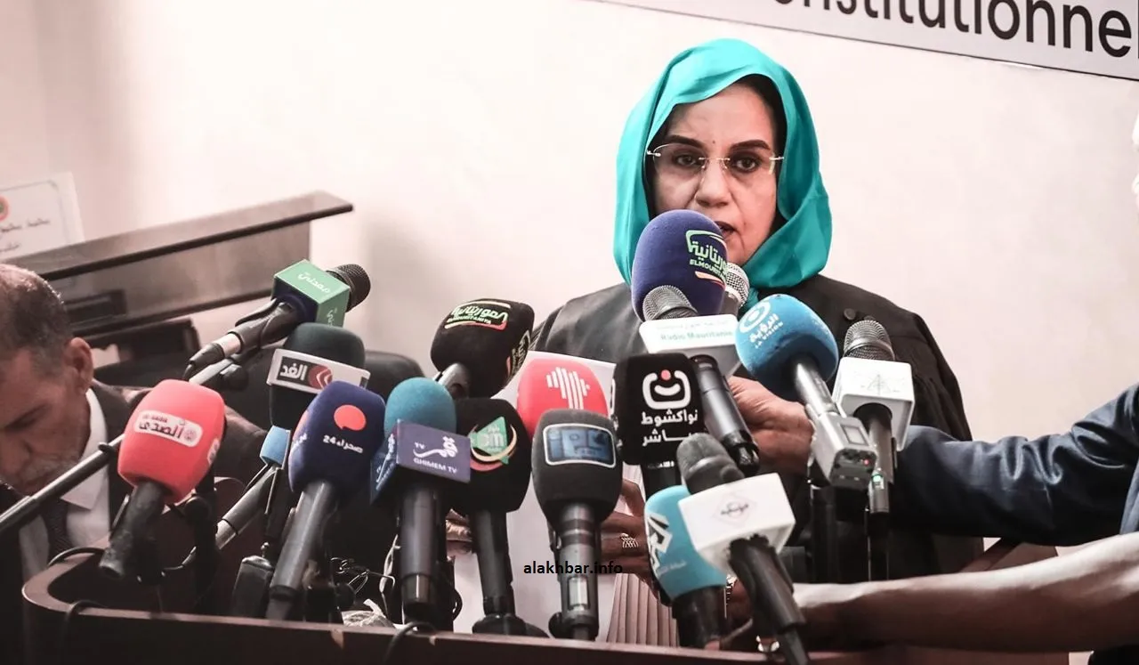 الأمينة العامة ابنة بنت الخالص خلال إعلان نتائج الانتخابات الرئاسية