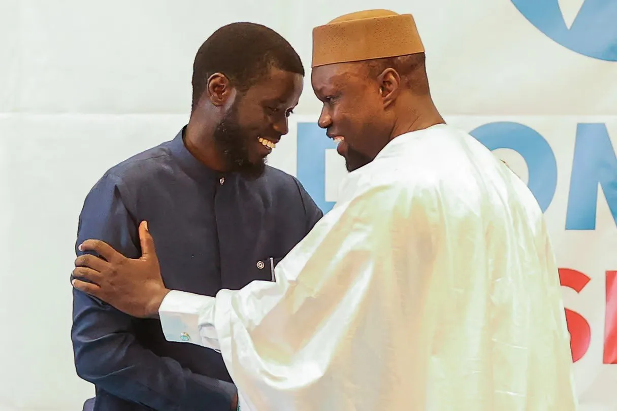 الرئيس السنغالي بصيرو ديوماي افاي ووزيره الأول عثمان سونكو 