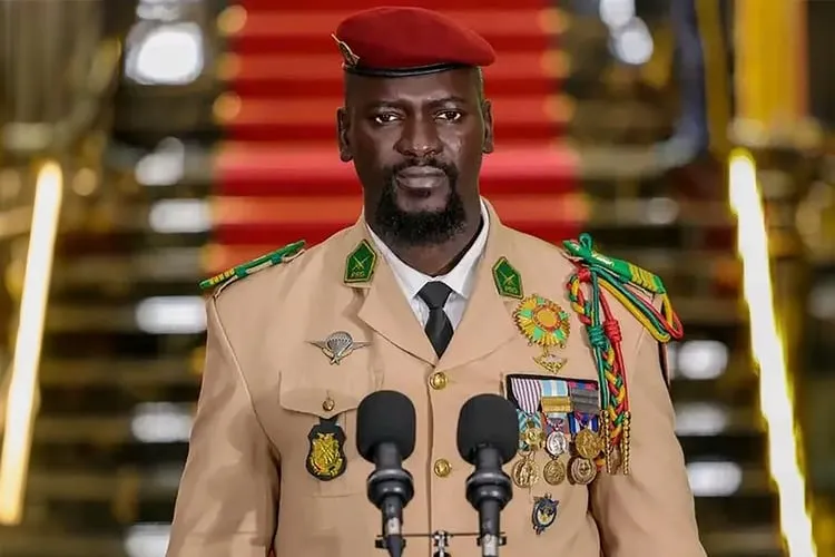 الجنرال مامادي دومبويا: الرئيس الانتقالي لغينيا كوناكري 