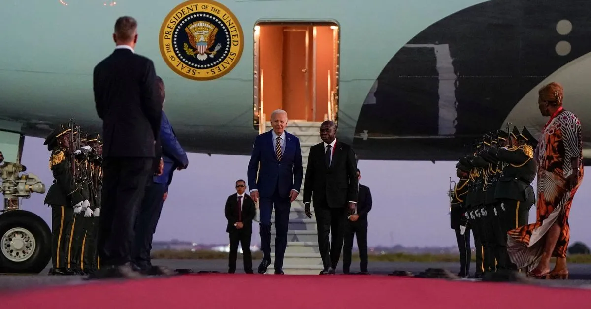 الرئيس الأمريكي جو بايدن لدى وصوله لوندا 