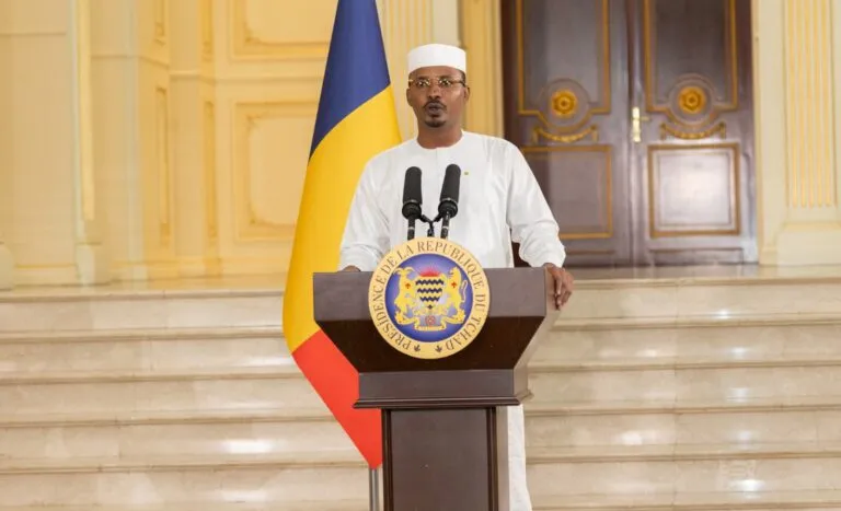 الرئيس اتشادي الجنرال محمد إدريس ديبي 