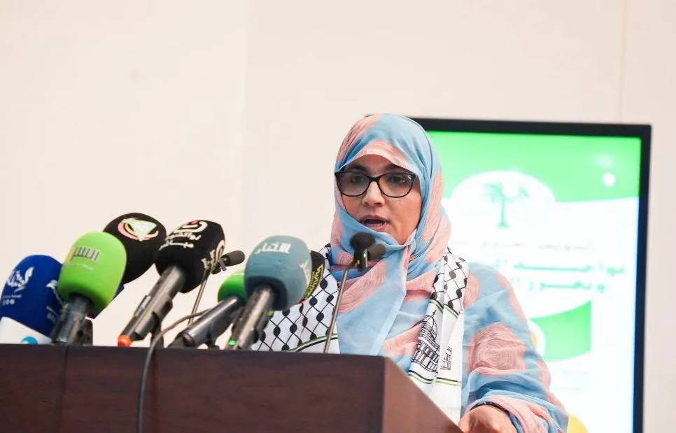 عائشة بونا رئيسة المنظمة النسائية لحزب "تواصل" 