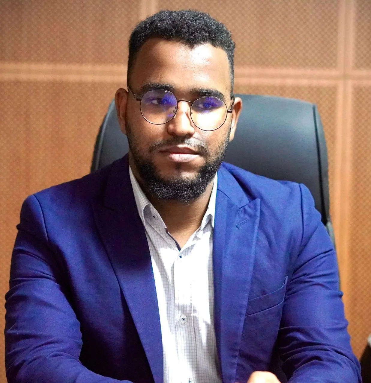 يوسف سيدي عال اعوين، مهندس مالي وجبائي