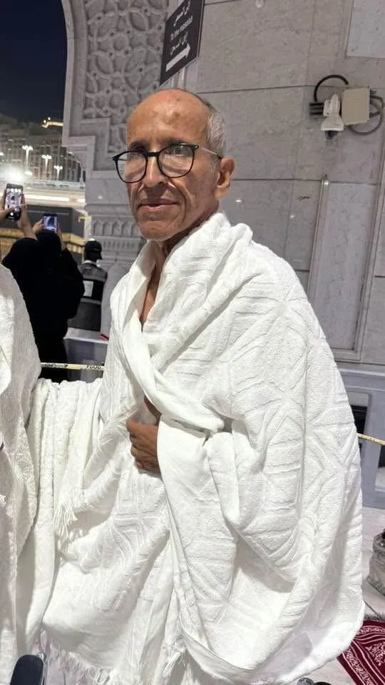 469458938