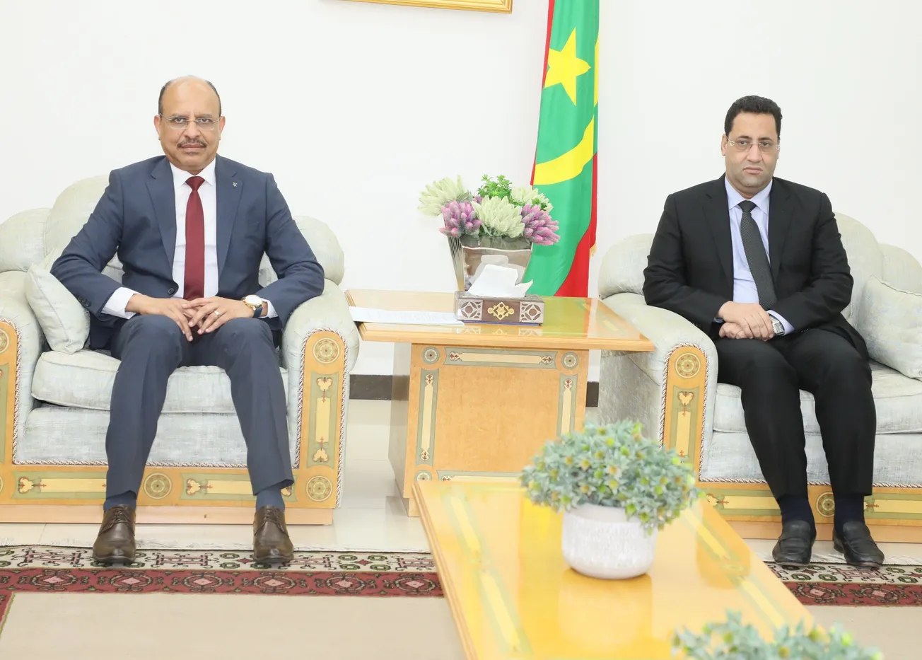 الوزير الأول المختار ولد اجاي، والقائم بالأعمال في السفارة السوداني