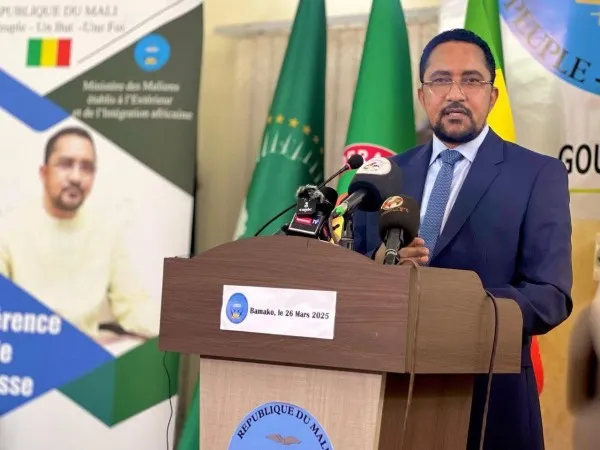 موسى أغ الطاهر: وزير الماليين في الخارج والاندماج الإفريقي 