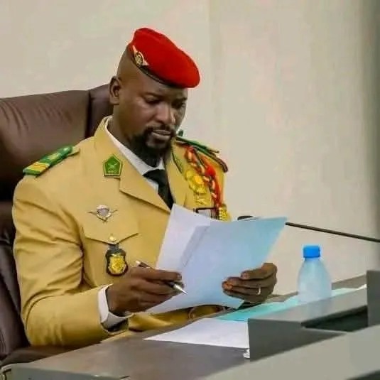 الجنرال مامادي دومبويا: الرئيس الانتقالي لغينيا كوناكري 