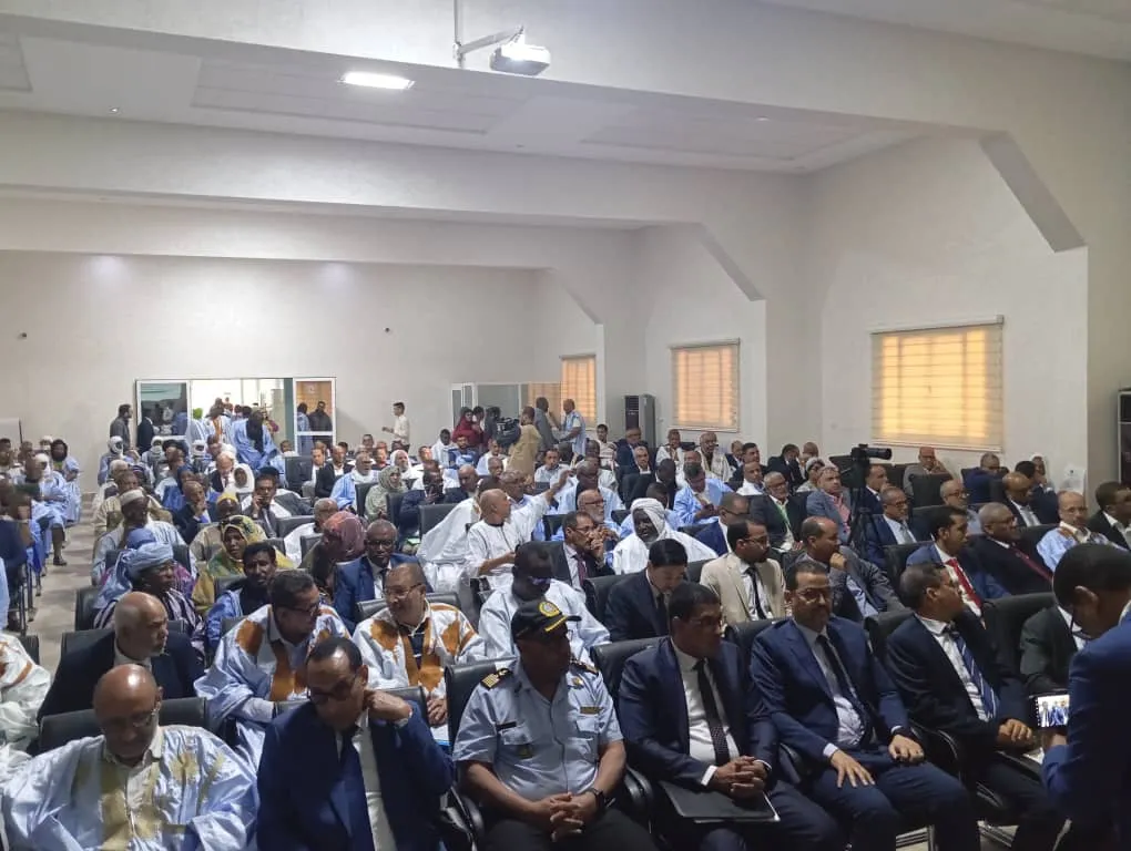 جانب من حضور اليوم الأول من المشاروات الجارية في مدينة نواذيبو 