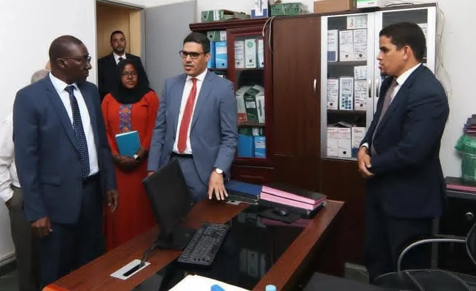 رئيس المنطقة الحرة الجديد جاكا إساقا في أول زيارة له لمصالح وإدارات ?