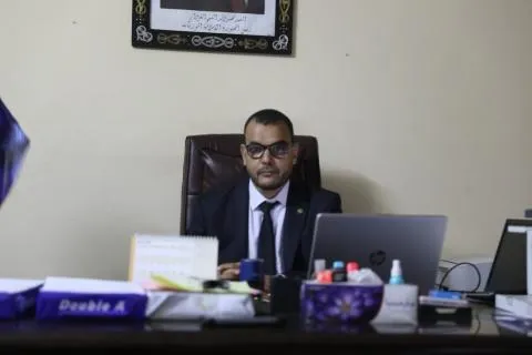 عضو سلطة تنظيم الصفقات العمومية والمدير الإداري والمالي بوزارة التج