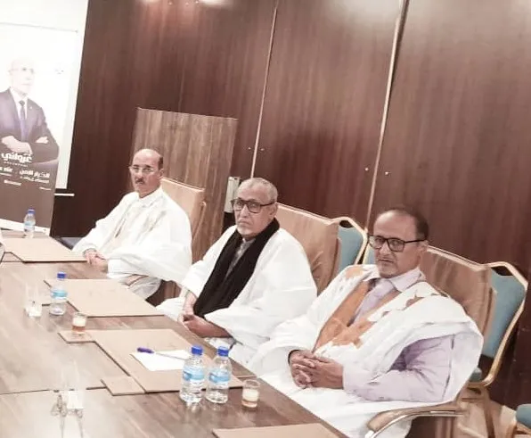 قادة في المنتدى خلال اجتماع سلبق