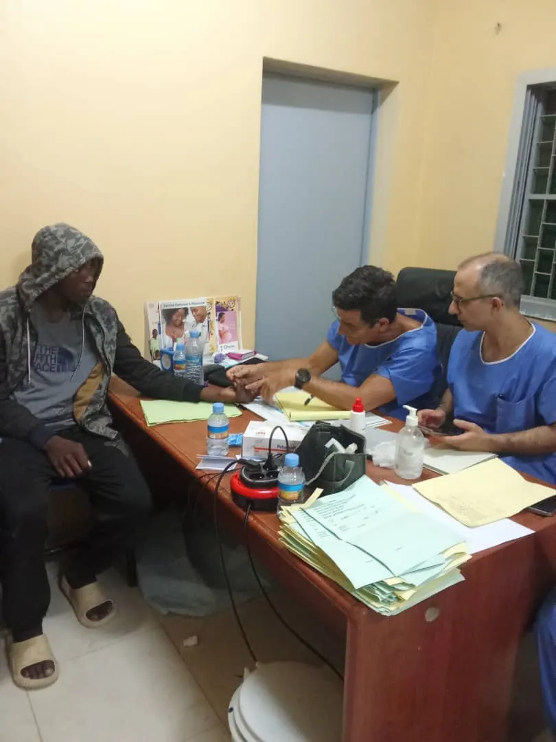 جانب من استشارات الأطباء الإسبان في مركز البلدية الصحي/ الصفحة الرسم