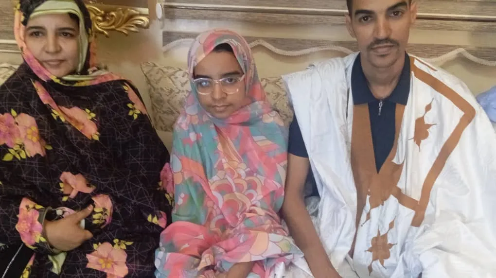 التلميذة خدج سيد أمين صاحبة الرتبة الأولى في مسابقة ختم الدروس الإبت