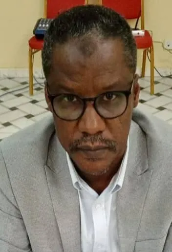 الدكتور سيدي ولد عبد المالك / اقتصادي-مالي كاتب مهتم بالشأن الافريقي