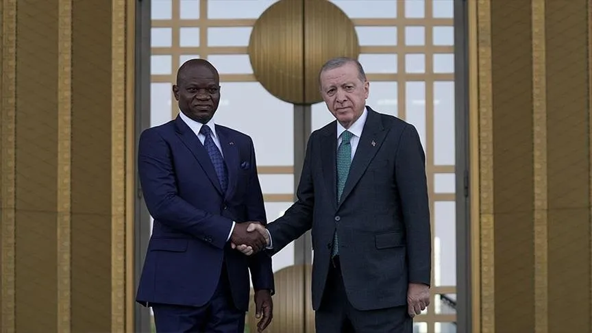 الرئيس الغابوني الجنرال بريس أوليغي نغيما والرئيس التركي رجب طيب أر?
