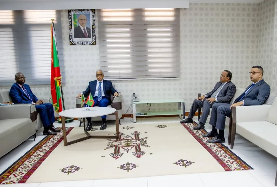 وزيرُ الشؤون الاقتصادية والتنمية عبد الله سليمان الشيخ سيديا والممث