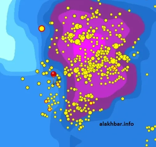 سحب ماطرة كثيفة ومصحوبة بعواصف رعدية تتجه صوب مدينة كيفة عند الساعة: 