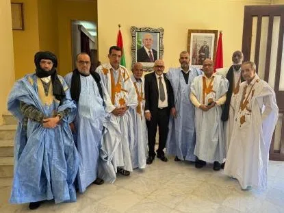الوفد الصحراوي خلال لقائه مع السفير الموريتاني في المغرب أحمد ولد با