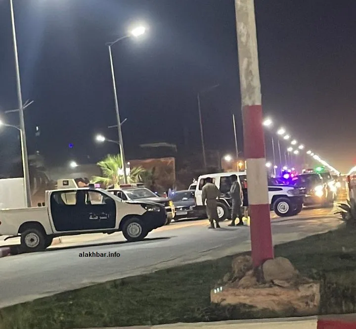 الشرطة خلال إغلاق إحدى الطرق سابقا 