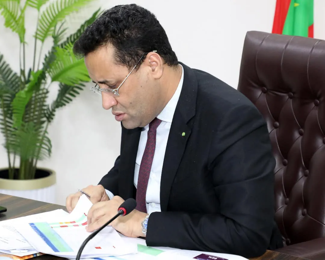 الوزير الأول المختار ولد اجاي اجتماع إحدى اللجان الوزارية