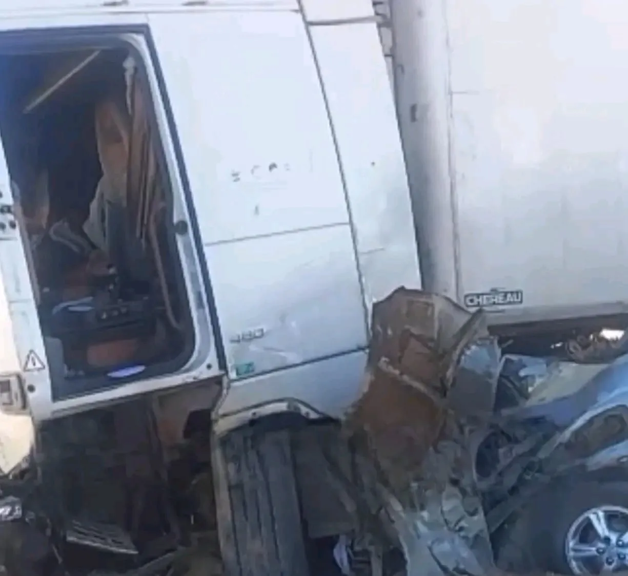 fffdb472-ea18-4806-a995-38477e01560e