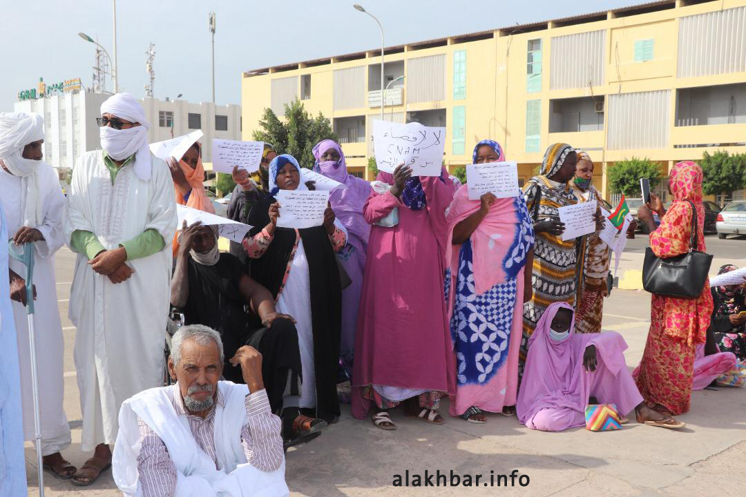 مرضى الفشل الكلوي خلال احتجاجات سابقة في ساحة الحرية أمام القصر الرئاسي (الأخبار)