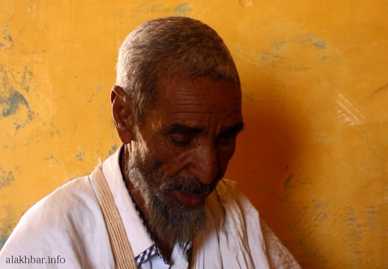 محفوظ ولد سيدي محمود مسنّ من كومبي صالح يصف السكان بأنهم أمّة جادة في الحفاظ على تراثها ـ (الأخبار)